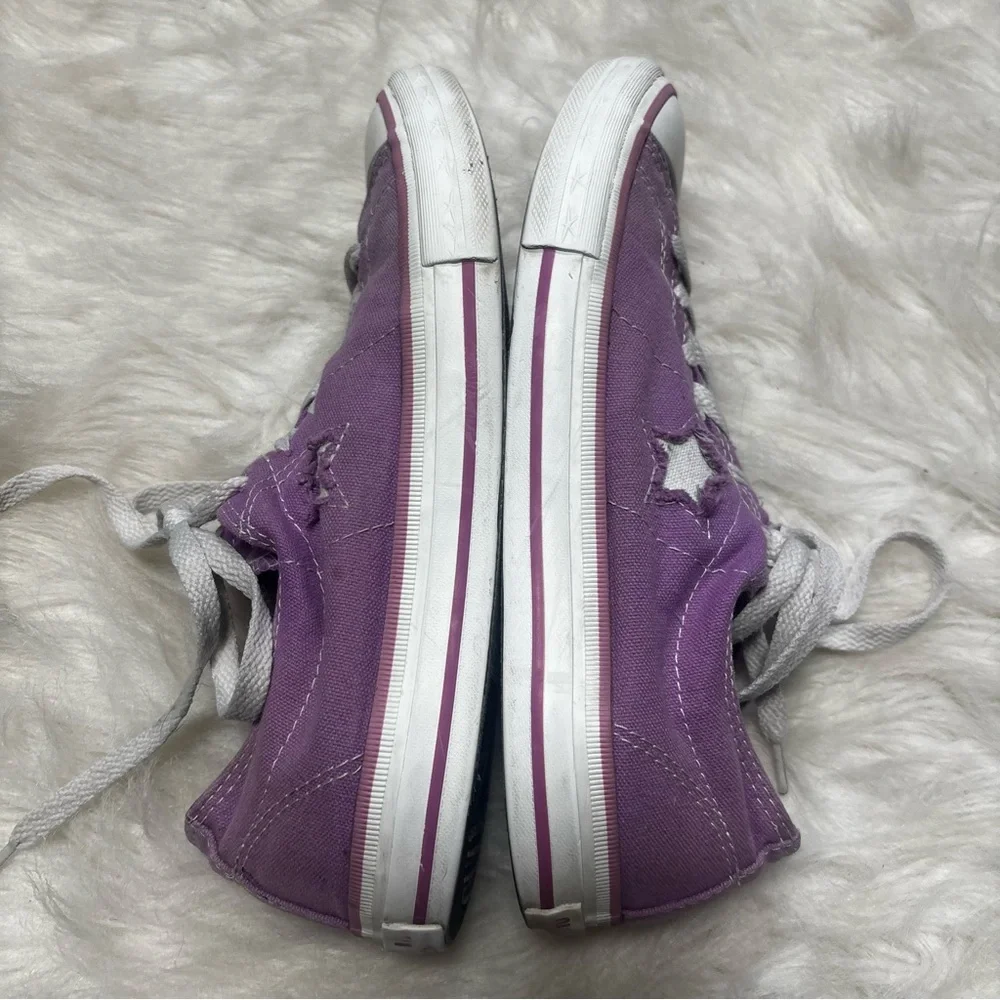 Converse “One-Star” Low Top Purple Sneakers size 8.5 Women’s
